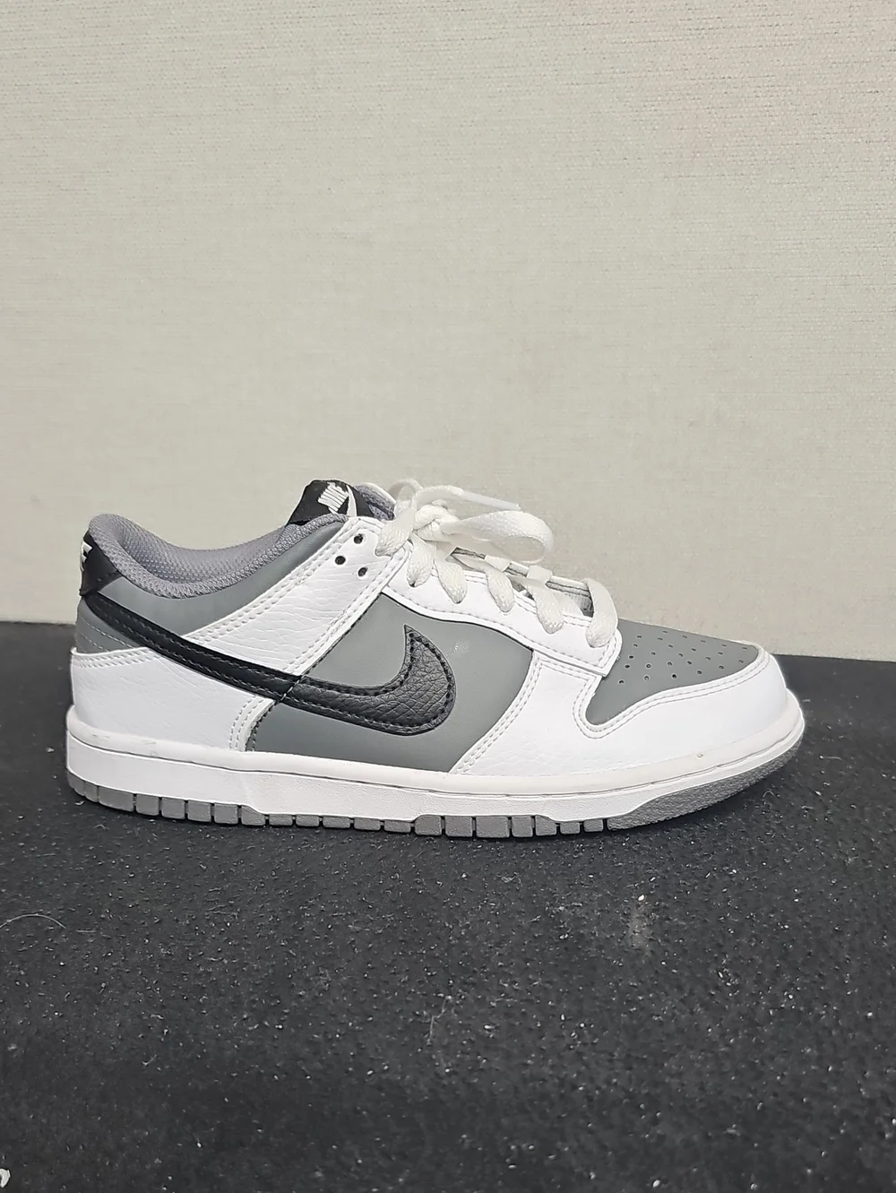 NIKE DUNK LOW SMOKE GREY YOUTH SNEAKERS BFPM-06-086 - Picture 6 of 10